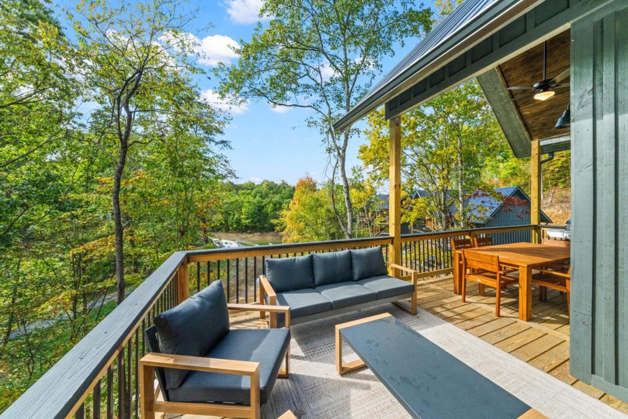 Cozy Cove Retreat W Lake View Hot Tub Firepit 댄드리지 외부 사진