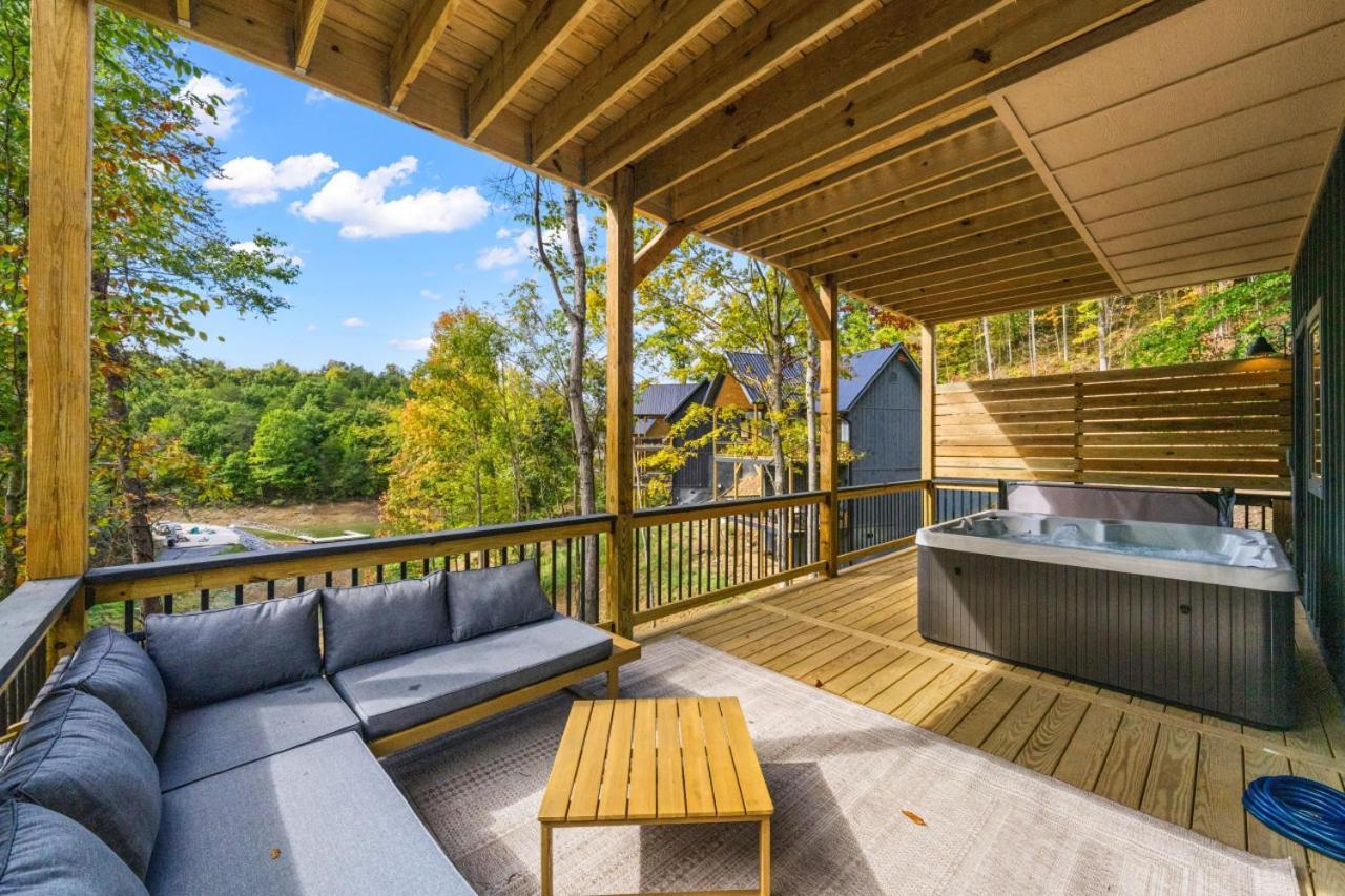 Cozy Cove Retreat W Lake View Hot Tub Firepit 댄드리지 외부 사진