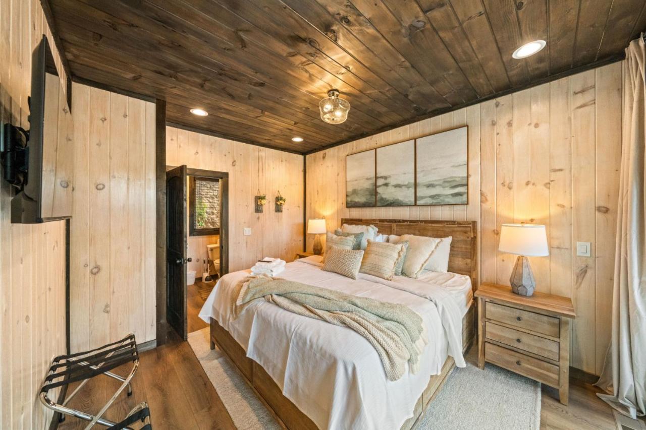 Cozy Cove Retreat W Lake View Hot Tub Firepit 댄드리지 외부 사진