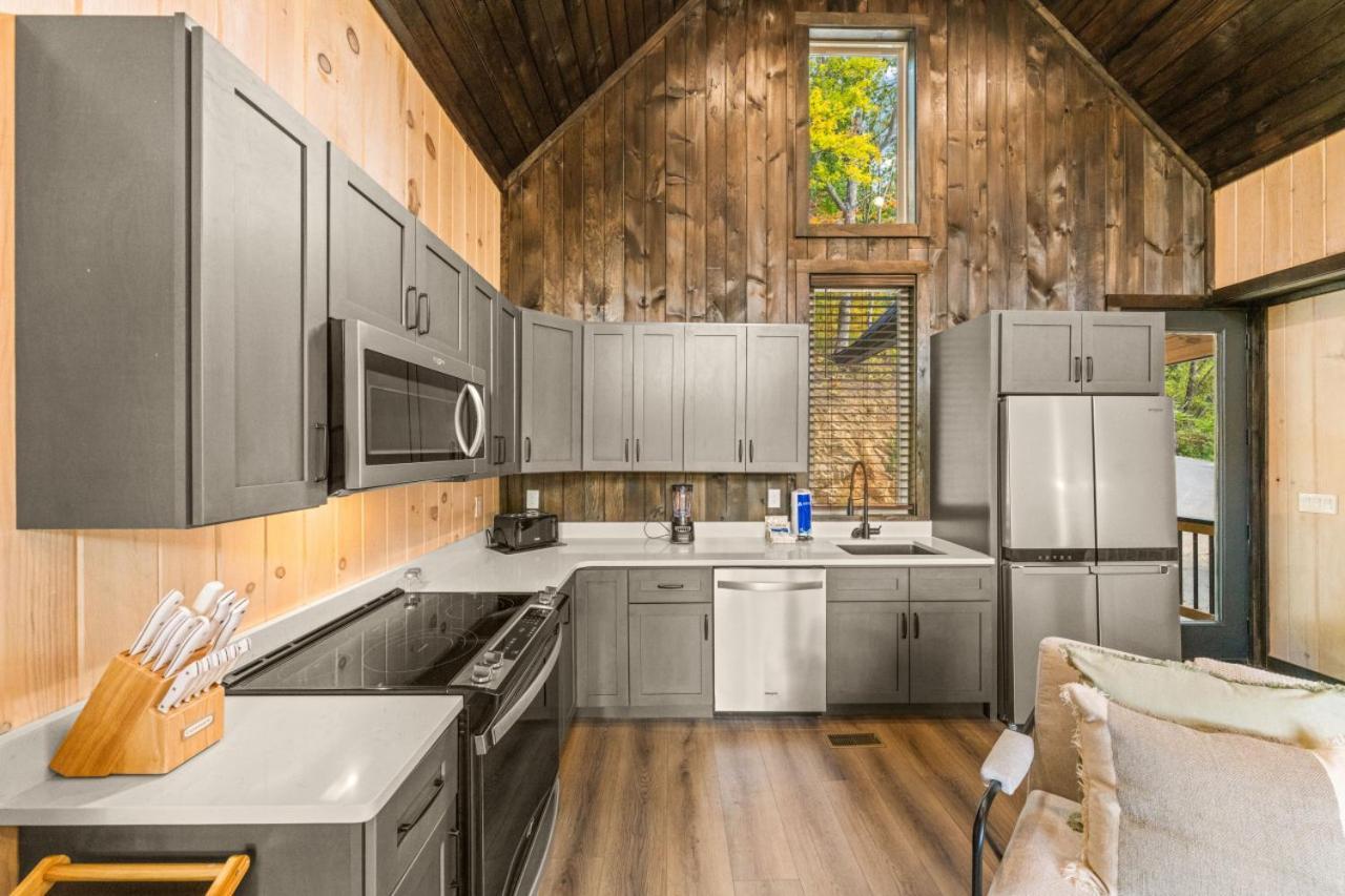 Cozy Cove Retreat W Lake View Hot Tub Firepit 댄드리지 외부 사진