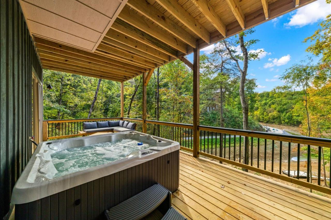 Cozy Cove Retreat W Lake View Hot Tub Firepit 댄드리지 외부 사진