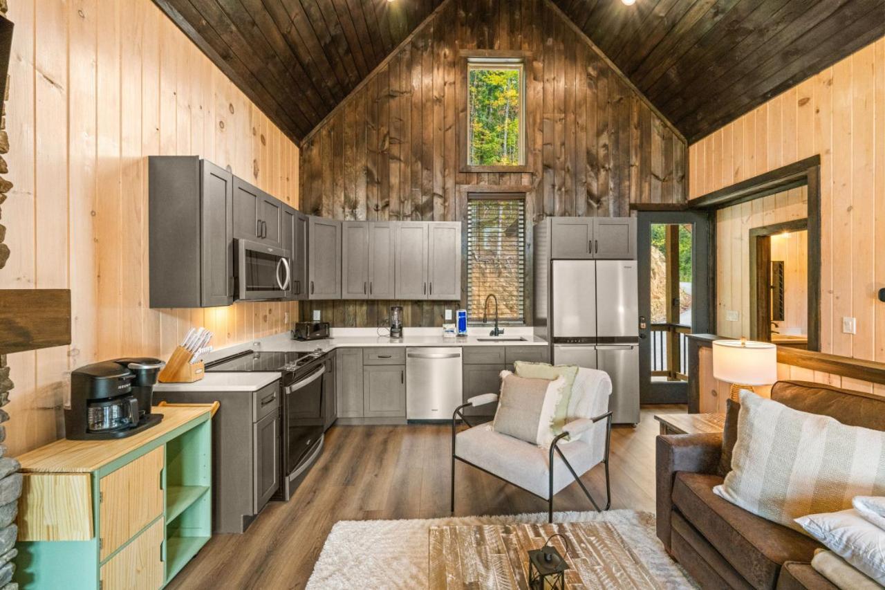 Cozy Cove Retreat W Lake View Hot Tub Firepit 댄드리지 외부 사진