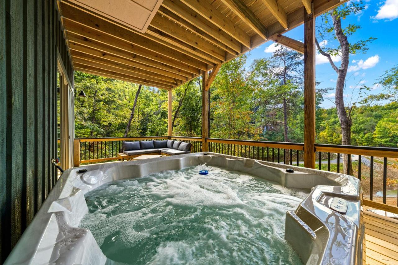 Cozy Cove Retreat W Lake View Hot Tub Firepit 댄드리지 외부 사진