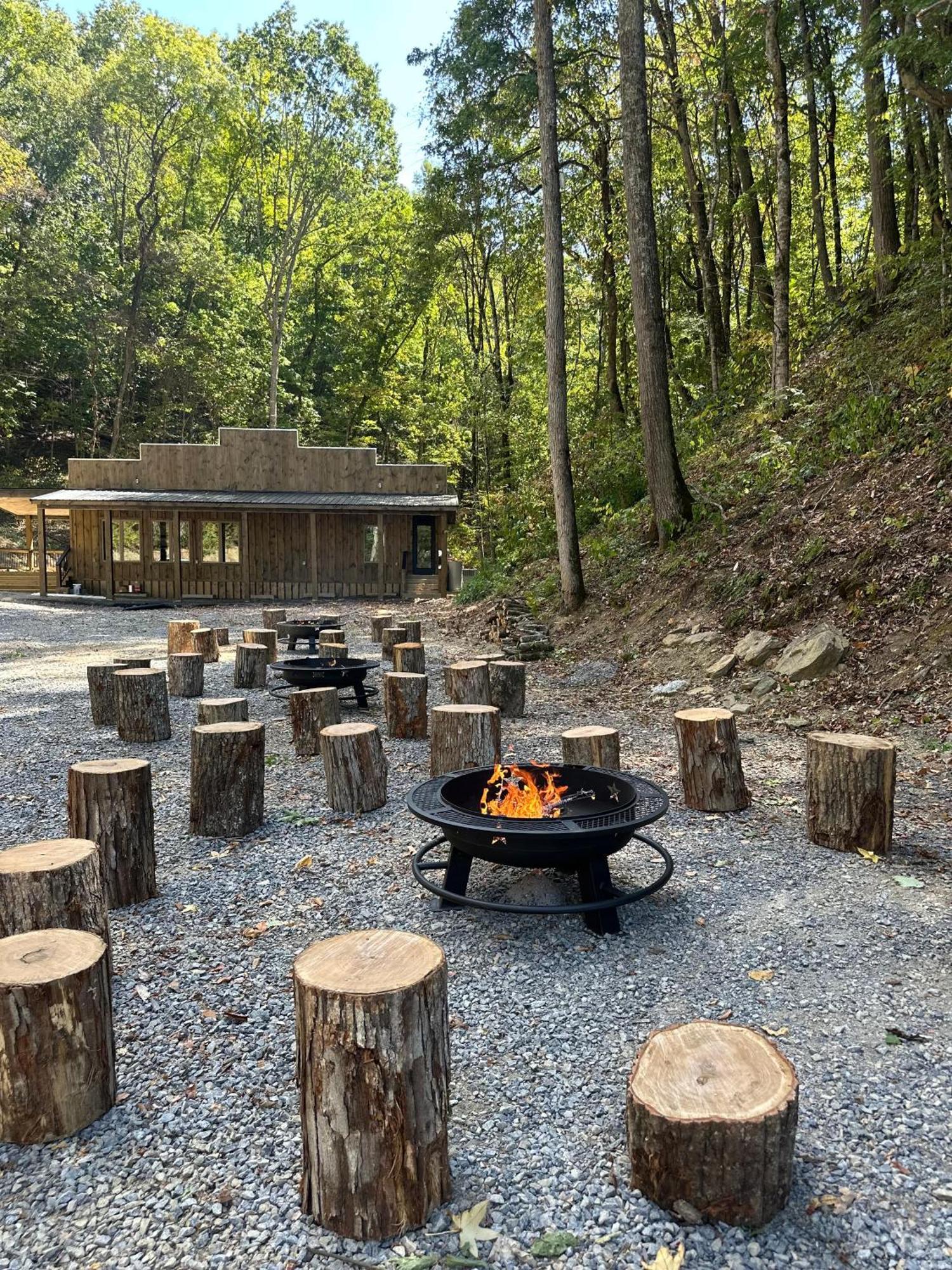 Cozy Cove Retreat W Lake View Hot Tub Firepit 댄드리지 외부 사진